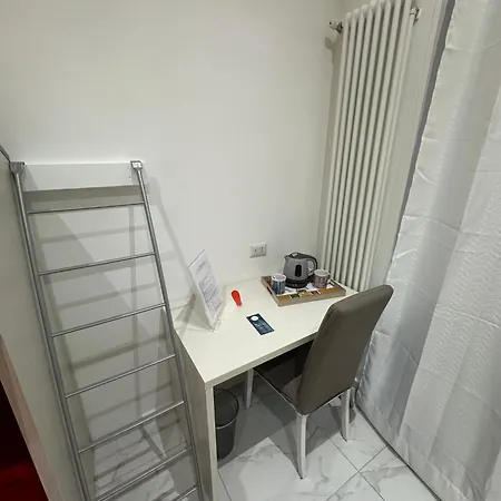 לינה וארוחת בוקר Santa Chiara Garden View נאפולי